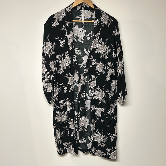 Spiritual Gangster Floral Long Sleeve Kimono - Picture 2 of 8